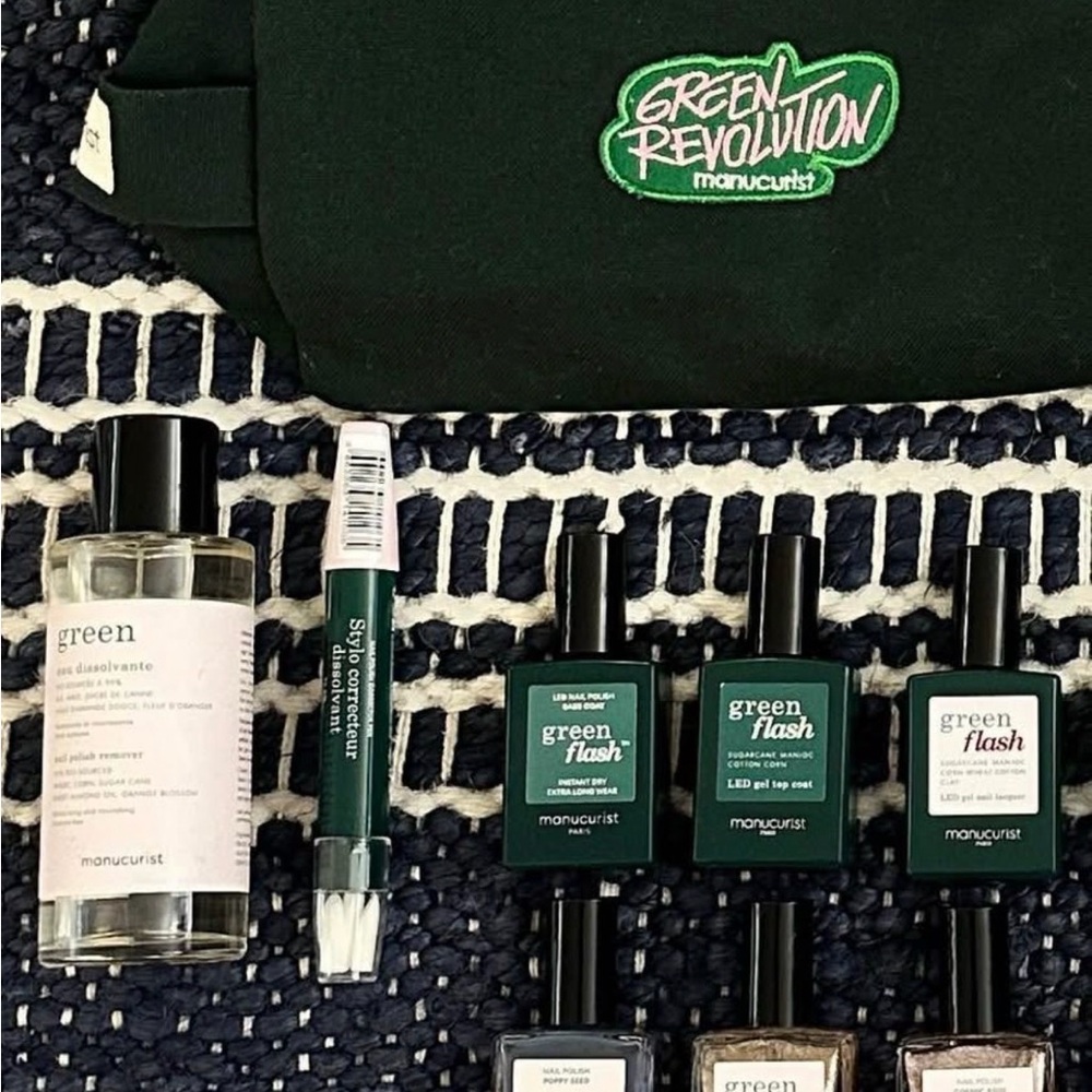 Manicurist Green Revolution Starter Set + Extra Polishes - Picture 3 of 3